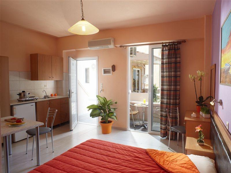 Marietta Hotel Apartments Pastida Exterior photo
